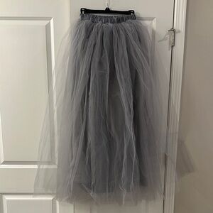 Elegant Gray Tulle Skirt